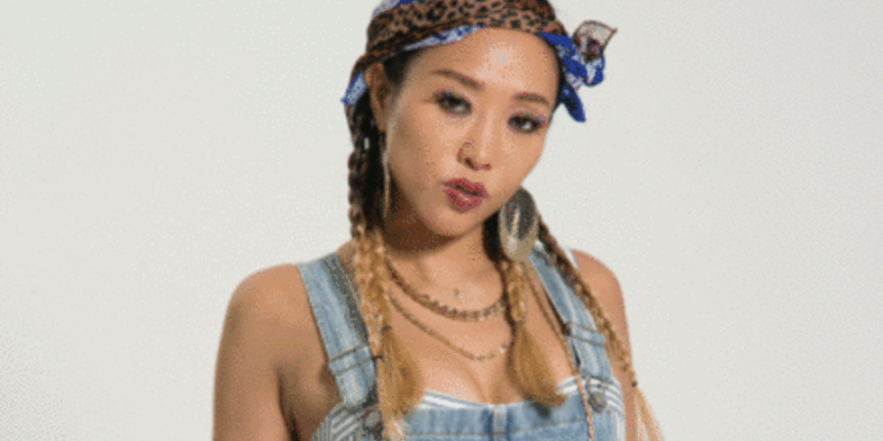 必殺 外人スマッシュ で世界で活躍 ティガラ式 地球の歩き方 4 必殺 外人スマッシュ で世界で活躍 ティガラ式 地球の歩き方 4