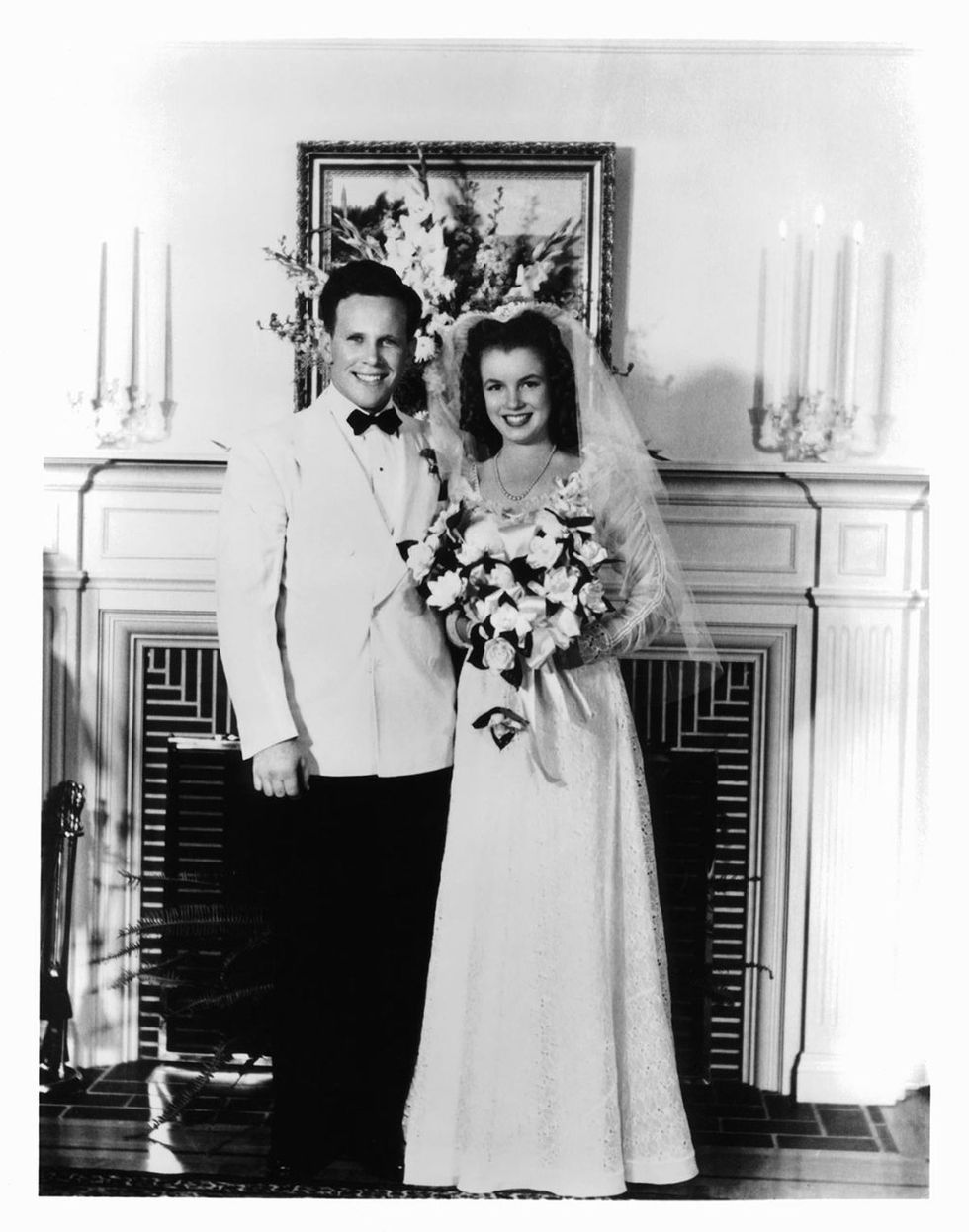 1942年 1度目の結婚は、16歳。お相手は整備工のジム・ドハティ