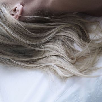 コスモポリタン寝てる間に髪が綺麗になるヘアケア法