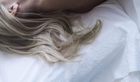 ツヤツヤ美髪の女子のための 就寝中のヘアケア術 ツヤツヤ美髪の女子のための 就寝中のヘアケア術
