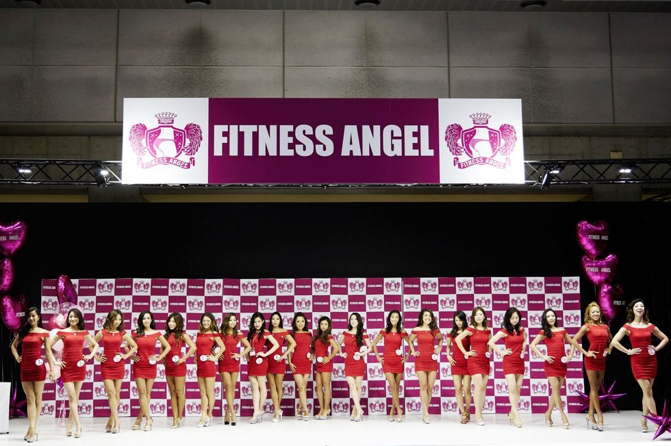 <p>          7月25日（火）、東京ビックサイトを会場に、これまでにない女性のための美尻コンテスト「Fitness Angel」が開催されました。多くの女性がなりたいカラダと、一般的なコンテストのためのカラダがあまりにもかけ離れている…という考えから、絞ることを目的にせず、女性らしいラインをどこまで作れるかという点を目標にした同大会。矛盾した現状を打破するために、コスモポリタンでもおなじみの"尻トレの女神 岡部友さんが立ち上げに尽力！</p>