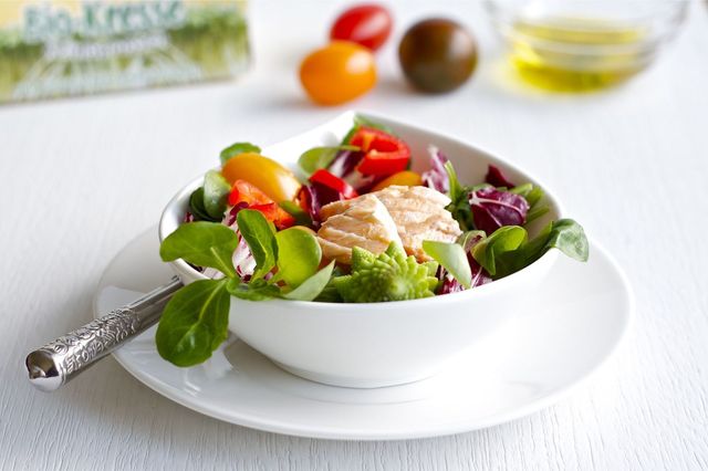 Dish, Food, Cuisine, Salad, Ingredient, Greek salad, Spinach salad, Vegetable, Vegetarian food, Caesar salad, 