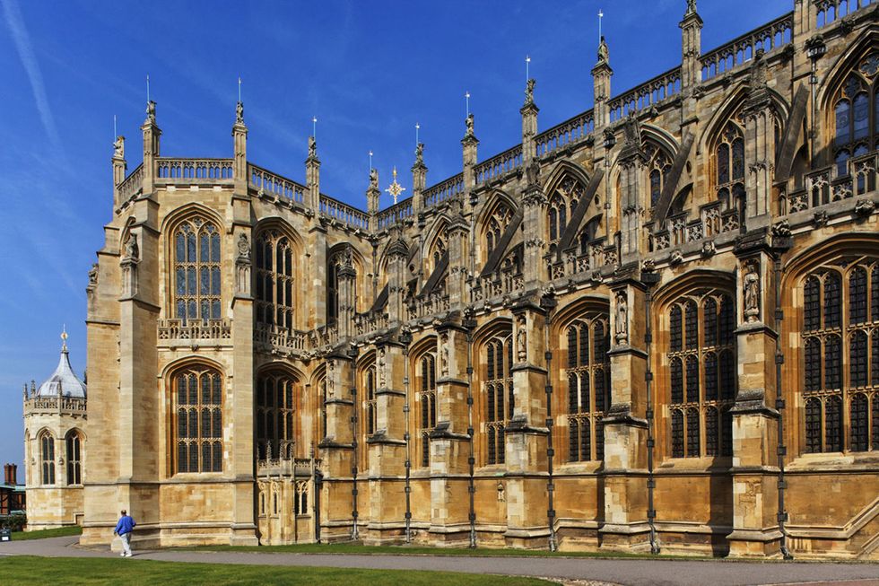 Medieval architecture, Architecture, Building, Landmark, Classical architecture, Gothic architecture, Place of worship, Facade, Sky, Chapel, 