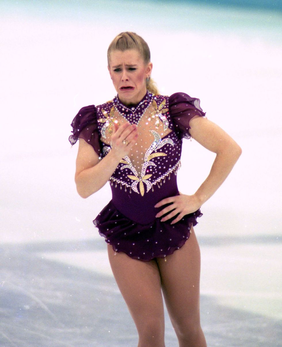 Figure skating, Clothing, Leotard, Ice skating, Recreation, One-piece swimsuit, Figure skate, Maillot, Skating, Thigh, 