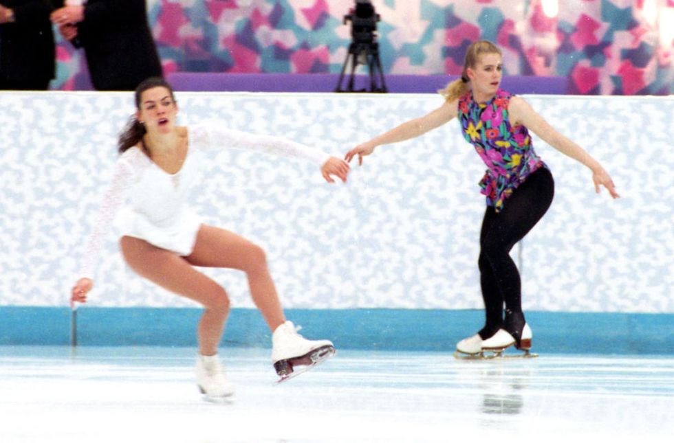 Figure skate, Skating, Figure skating, Ice skating, Ice dancing, Ice rink, Recreation, Sports, Jumping, Ice skate, 