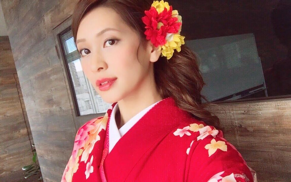 Hair, Hairstyle, Kimono, Beauty, Costume, Lip, Long hair, Flower, Smile, Shimada, 