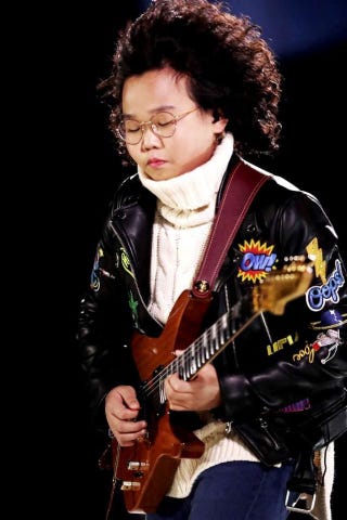 かっこいい 閉会式で話題を呼んだ13歳の天才ギタリスト かっこいい 閉会式で話題を呼んだ13歳の天才ギタリスト