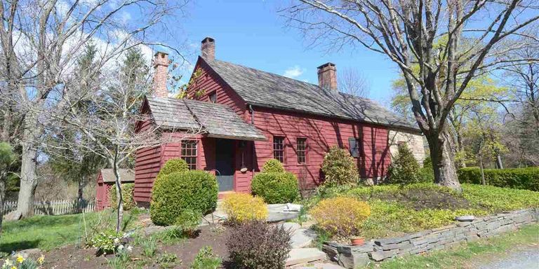 6 Beautiful Country Homes for Sale in New York's Hudson