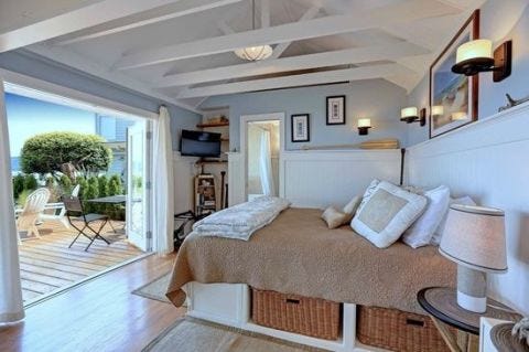 11 Reasons We Want To Move Into This Tiny Beach House Immediately Image