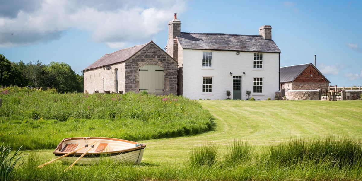 Unique Home Stays Wales - Country Farmhouse Wales