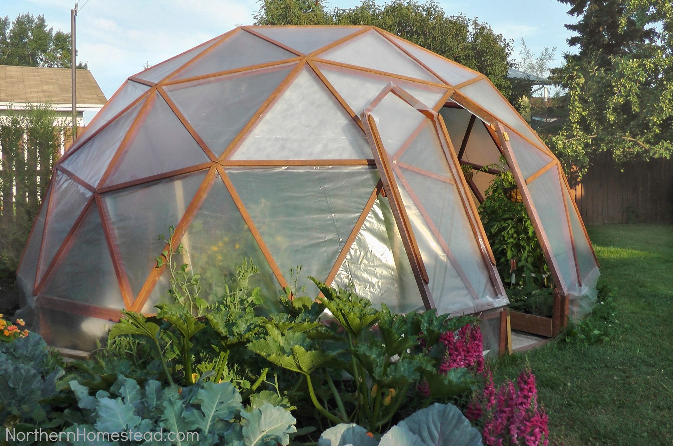 23 Diy Backyard Greenhouses How To Make A Greenhouse