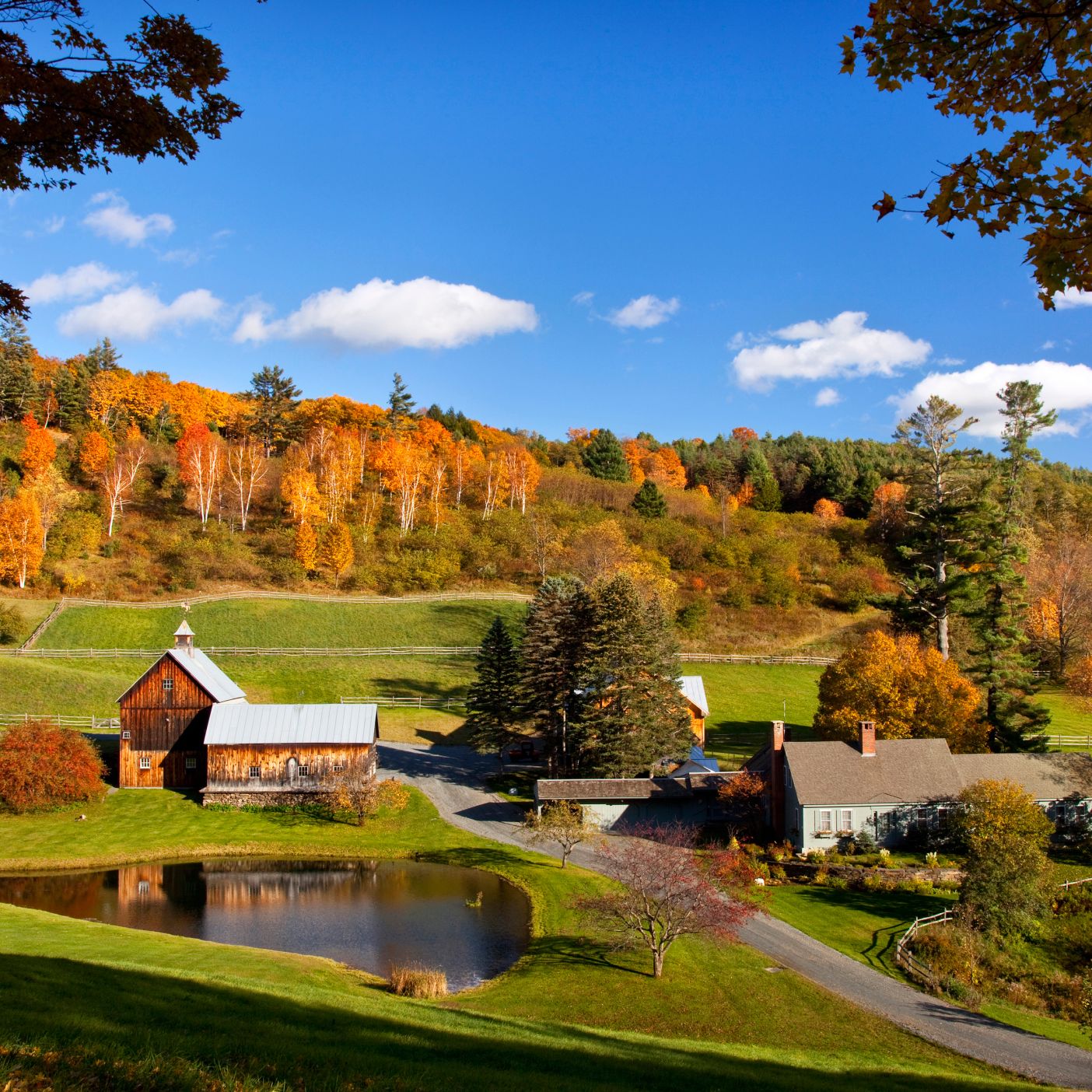 The Best Small Towns for Leaf Peeping Across the Country