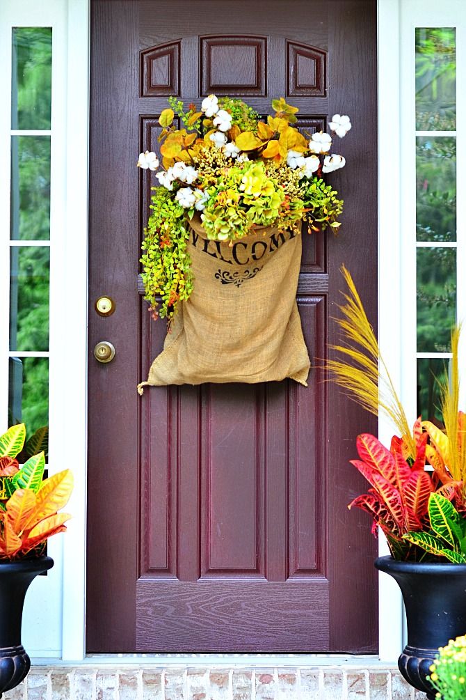 Αποτέλεσμα εικόνας για how to decorate the front door for fall