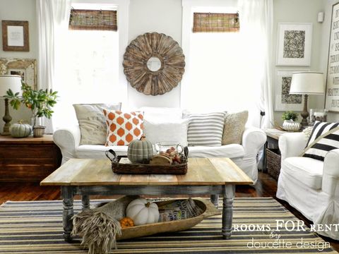 Living room, Furniture, Room, Interior design, Coffee table, Couch, Table, Home, Property, Wall, 