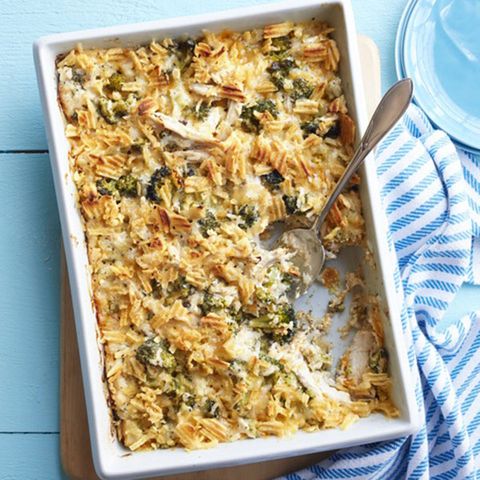 <p>Trisha Yearwood uses pressure-cooked chicken breasts for the main ingredient in this dish. The rich casserole will feed a crowd or make great leftovers.</p><p><b>Recipe:</b> <a href="http://www.delish.com/recipefinder/baked-broccoli-chicken-casserole-recipe-wdy0914"><b>Baked Broccoli and Chicken Casserole</b></a></p>
