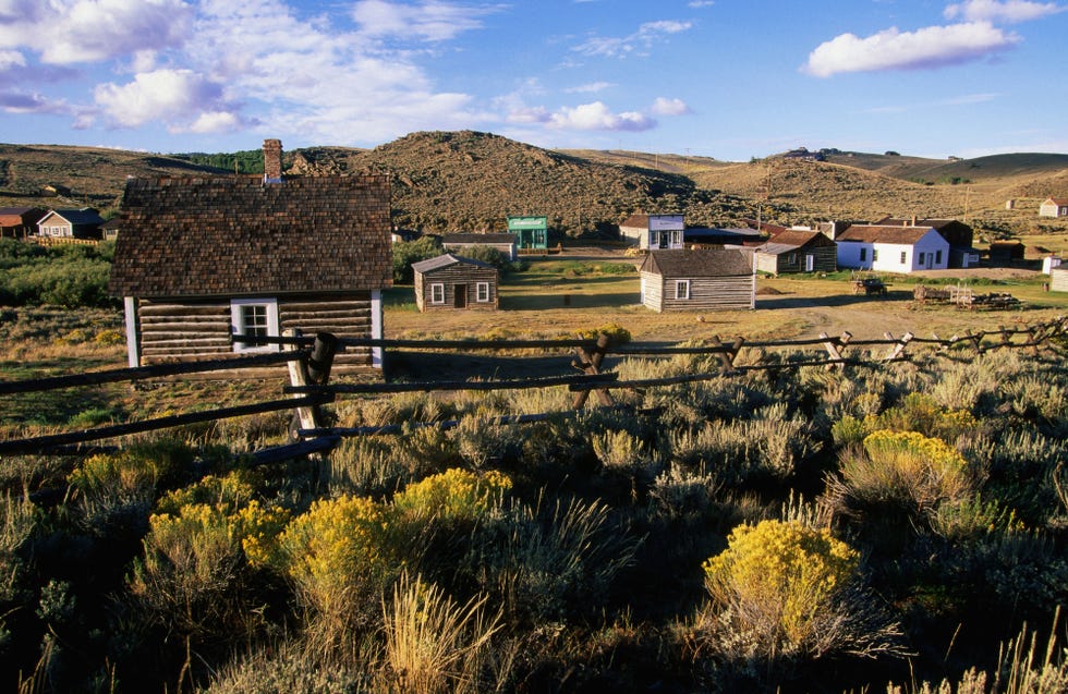 18 of the Spookiest Ghost Towns in America - Most Haunted Places