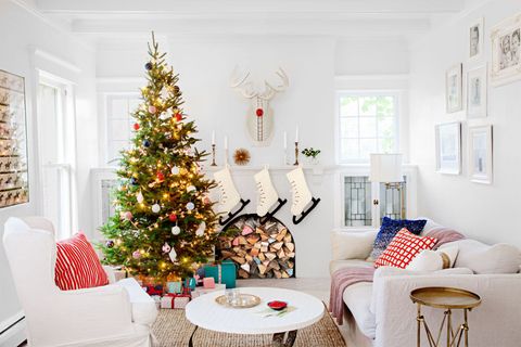 Christmas tree, Christmas decoration, White, Room, Living room, Christmas, Interior design, Tree, Home, Christmas ornament, 
