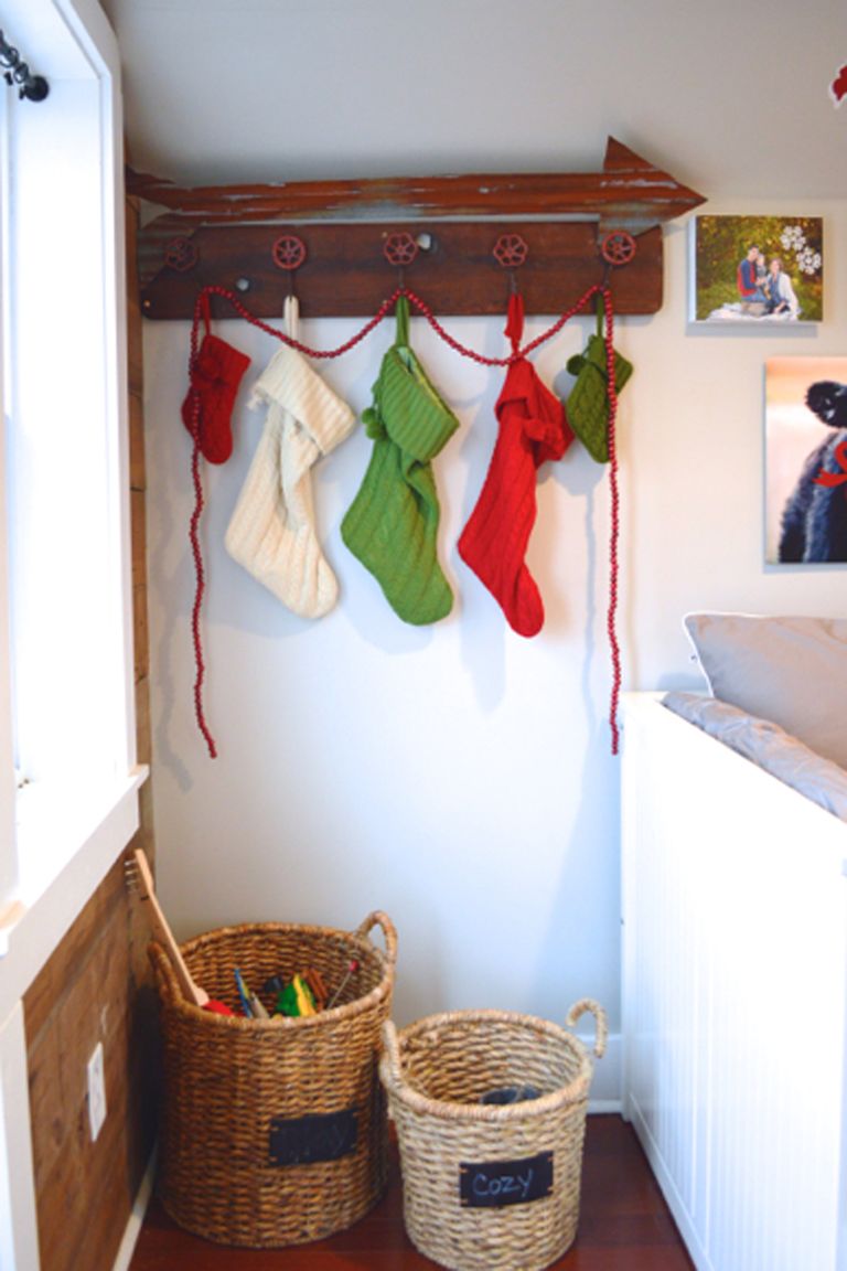 16 Small Space Christmas Decorating Ideas - Tiny House ...