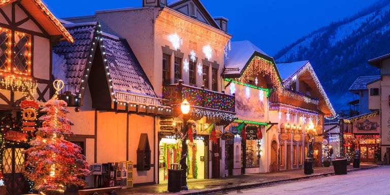 Best Places To Visit In The Midwest In December 22 Best Christmas Towns in USA - Best Christmas Towns in America