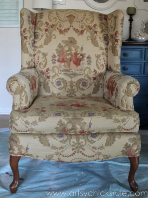 Furniture, Chair, Room, Slipcover, Couch, Club chair, Classic, Living room, Antique, Interior design, 