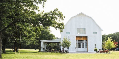 30 Charmingly Rustic Barn Wedding Venues Dreaming Of A Rustic Country Wedding These Barns Rounded Up By The Venue Report Have Got Your Number