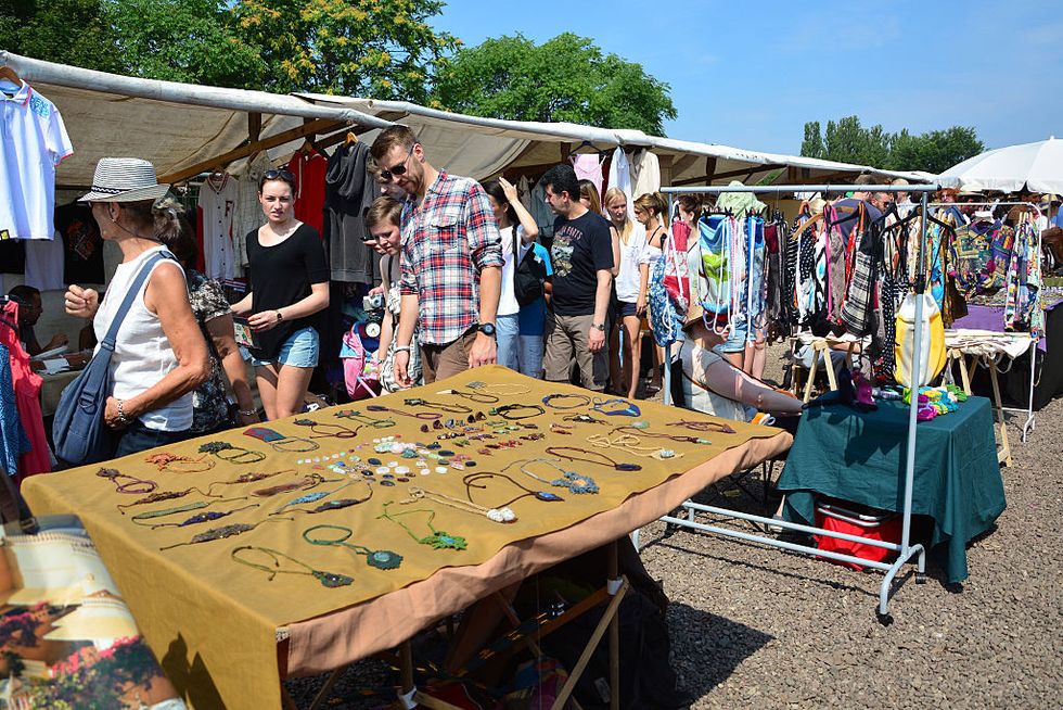 11 Things Everyone Thinks While Shopping at the Flea Market — Flea ...