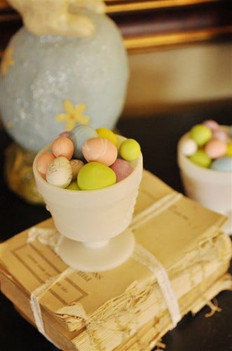 Ingredient, Cuisine, Bowl, Egg, Sweetness, Rabbits and Hares, Rabbit, Recipe, Staple food, Mixing bowl, 