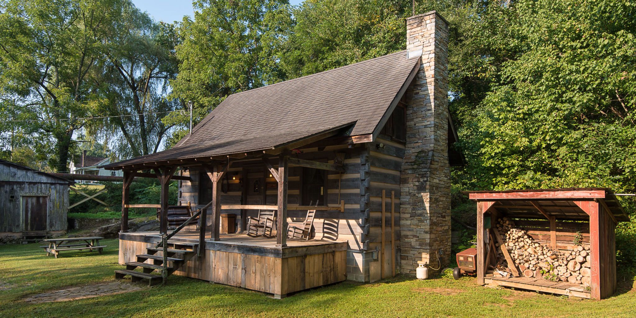 This Tennessee Log Cabin Has The Most Delightful Surprise Feature   Landscape 1457048199 Jbp6382 