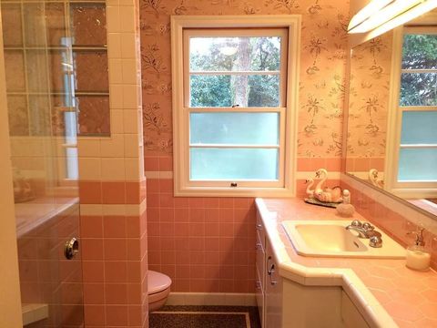 Are Pink Bathrooms Making A Comeback, Mid Century Pink Tile Bathroom