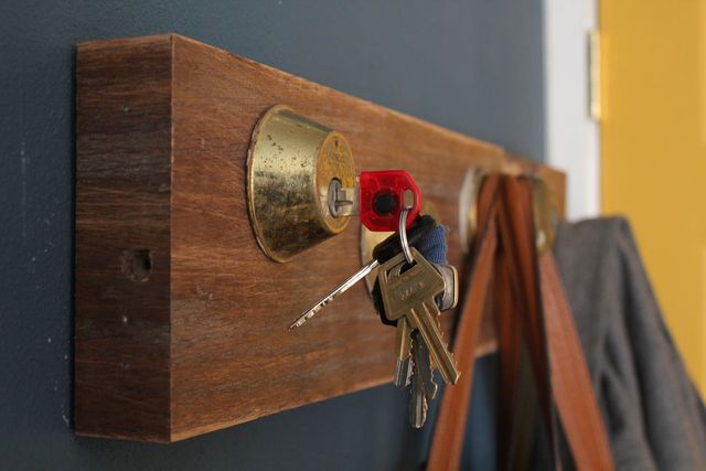 Vintage Whitewashed Wood Wall Mounted Coat Hook and Key Holder Rack