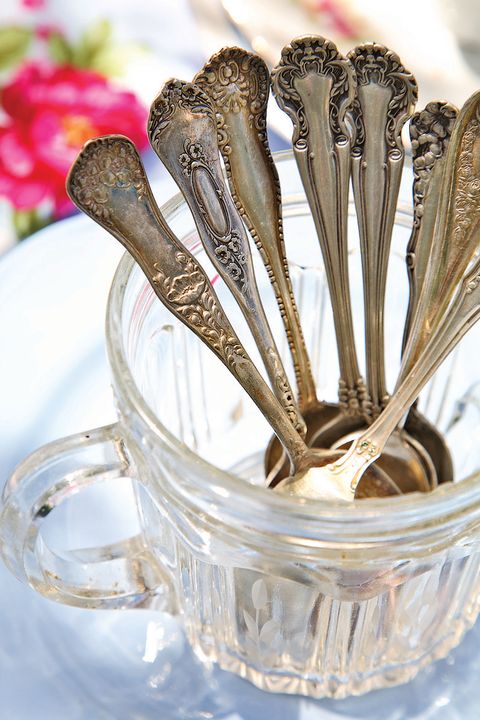 Spoon, Cutlery, Tableware, Household silver, Fork, Kitchen utensil, Metal, Serveware, 