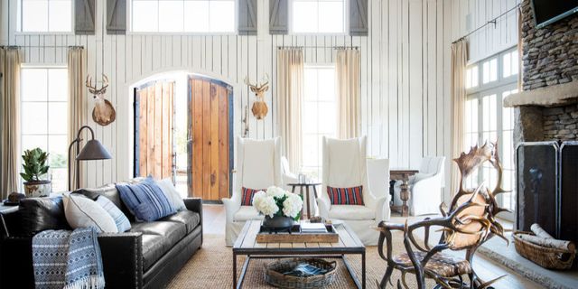 Creating the Perfect Cottage Living Room: A Blend of Nature and Comfort —  Thrifty and Chic