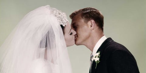 7 Wedding Traditions That Have Diseared Over The Past Century Image
