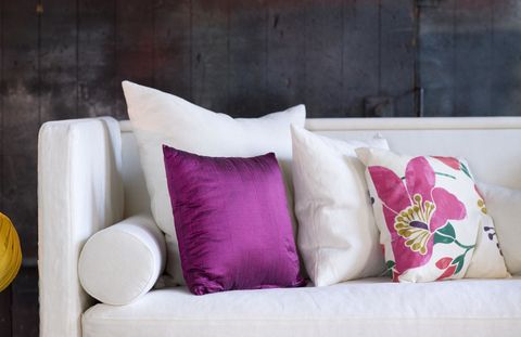Textile, Purple, Magenta, Pink, Cushion, Throw pillow, Pillow, Violet, Interior design, Living room, 