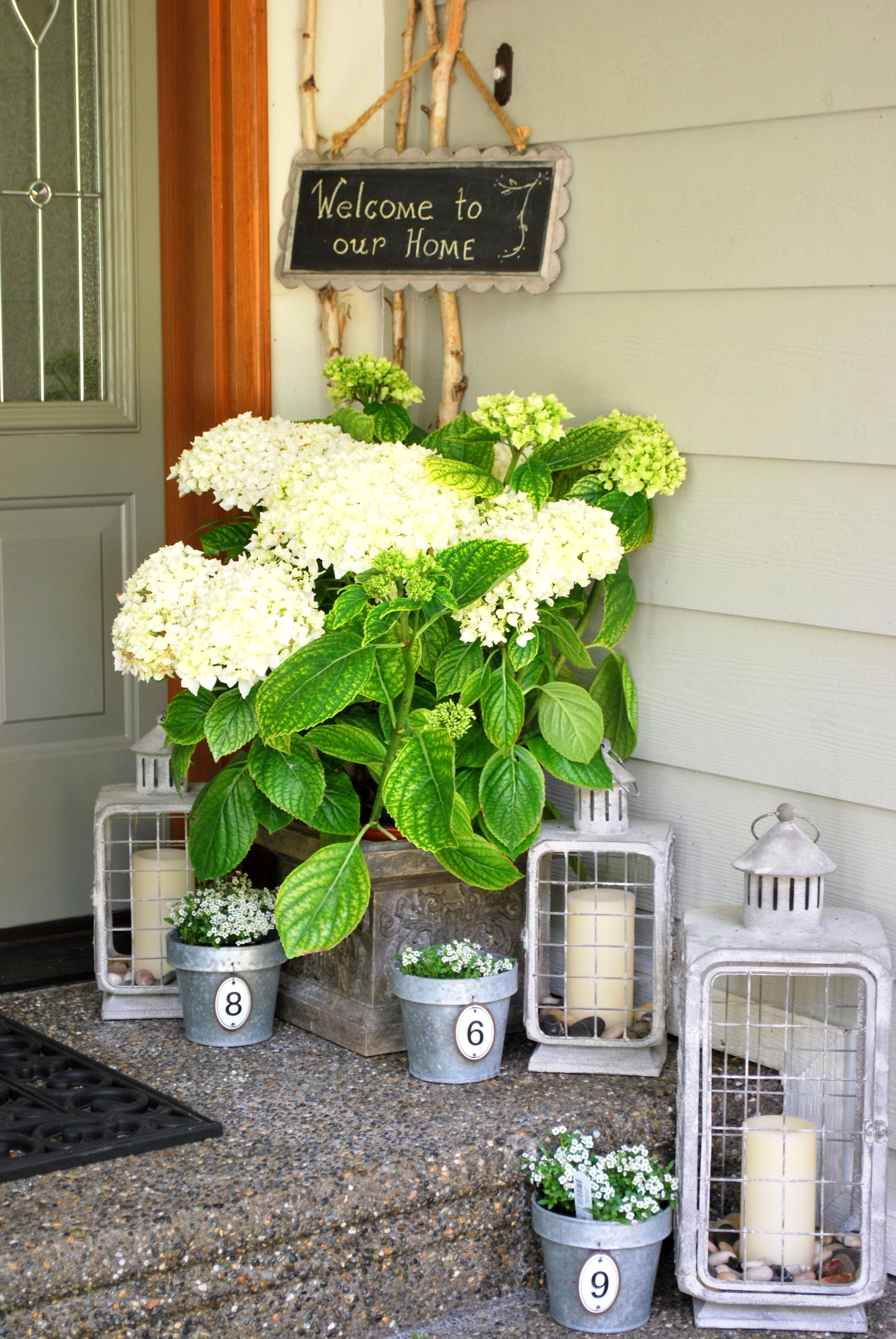 small-front-porch-decor-ideas-for-summer-shelly-lighting