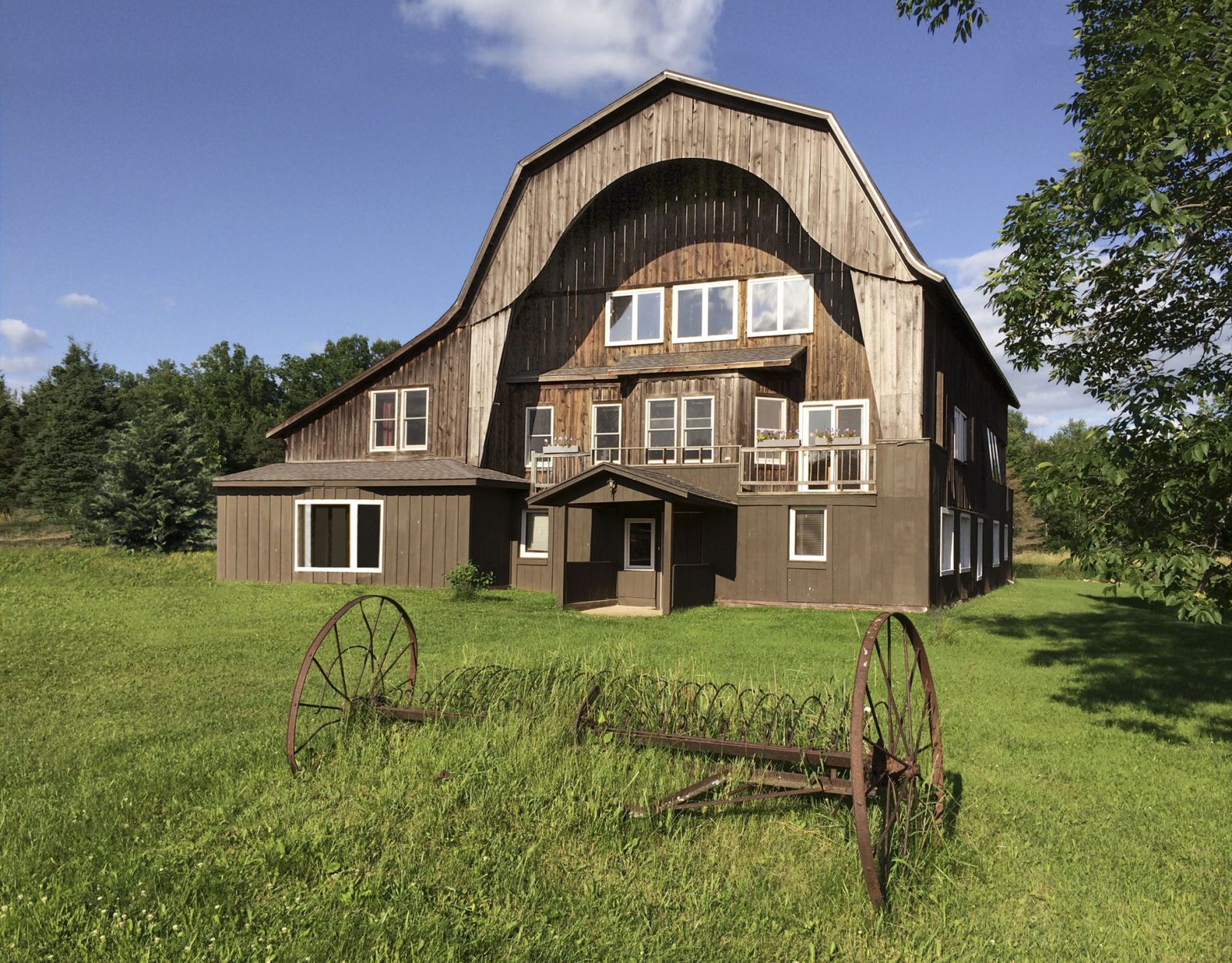 7 Barns Converted Into Charming Homes For Sale Real Estate Listings   Gallery 1463757854 Country Listings Willard 0616 