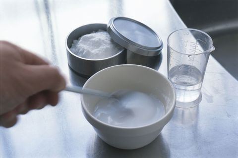 Glass, Fluid, Liquid, Drinkware, Ingredient, Chemical compound, Transparent material, Nail, Milk, Mixing bowl, 