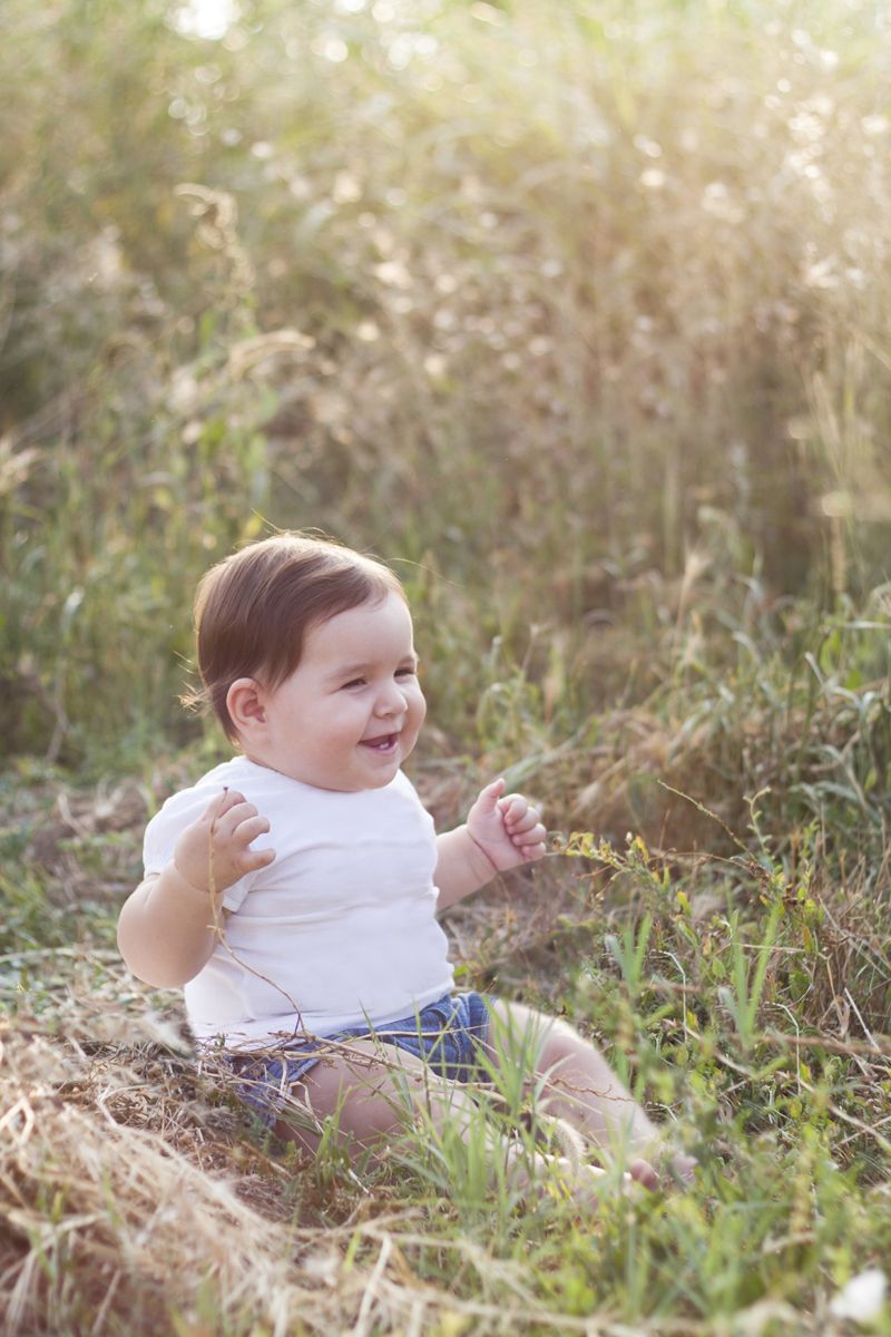 Human, Mouth, Grass, Finger, Eye, Child, Happy, People in nature, Baby & toddler clothing, Grass family, 