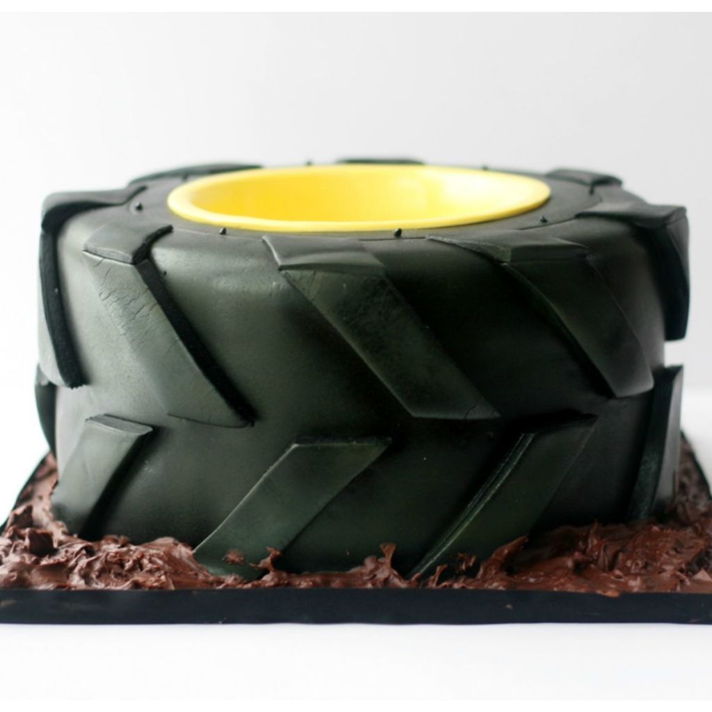 John Deere — Children's Birthday Cakes | Tractor birthday cakes, Deer cakes,  Childrens birthday cakes