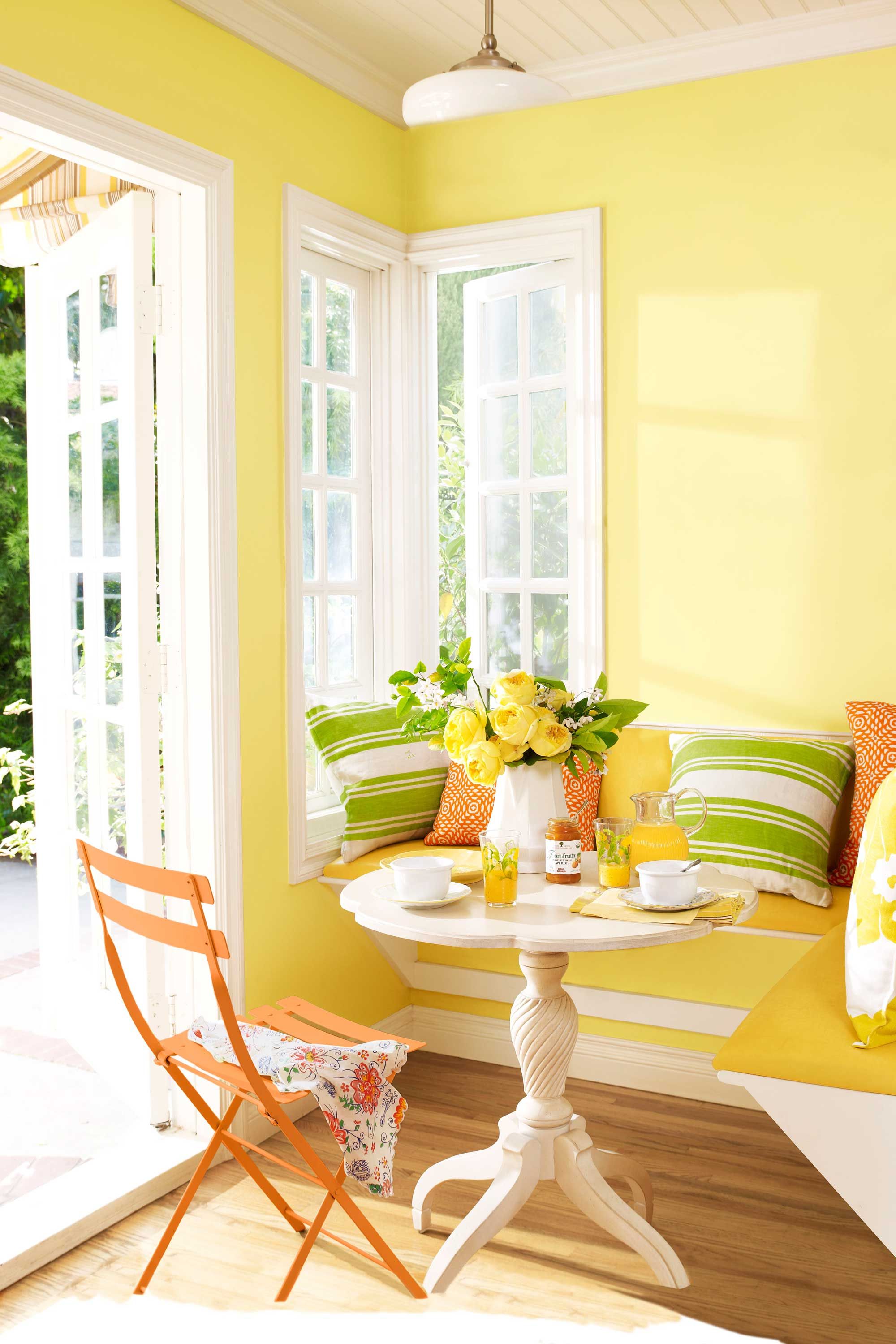 room colour light yellow