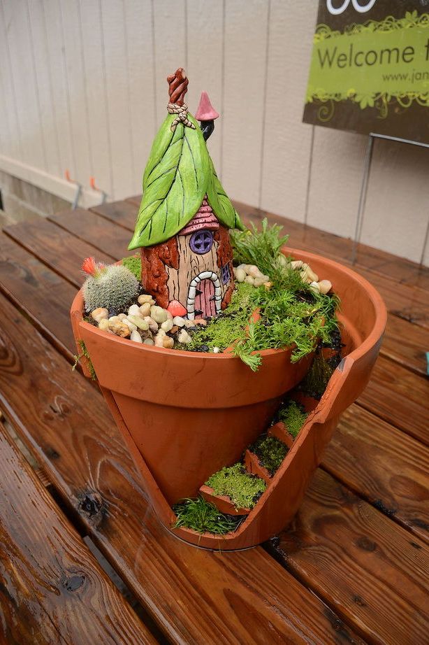 Fairy Garden Ideas: Broken pot fairy garden crafts