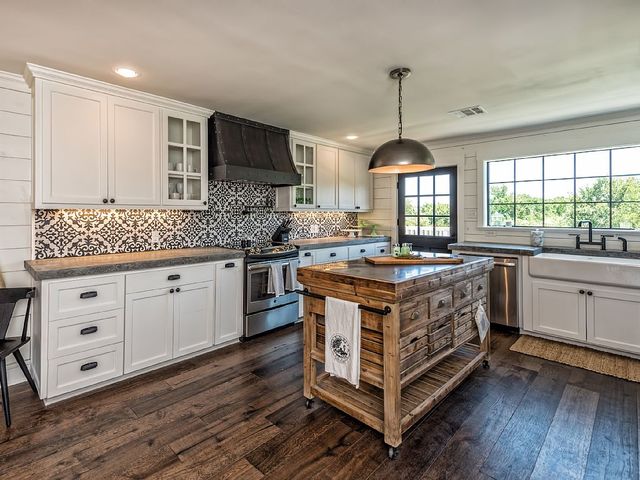 This Barndominium From Fixer Upper is Now Available to Rent — Waco ...