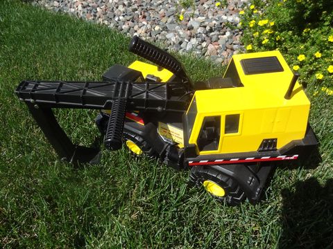 Grass, Toy, Toy vehicle, Radio-controlled toy, Machine, Lego, Radio-controlled car, 