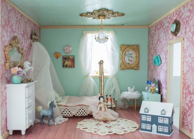 Dollhouse makeover girl's bedroom