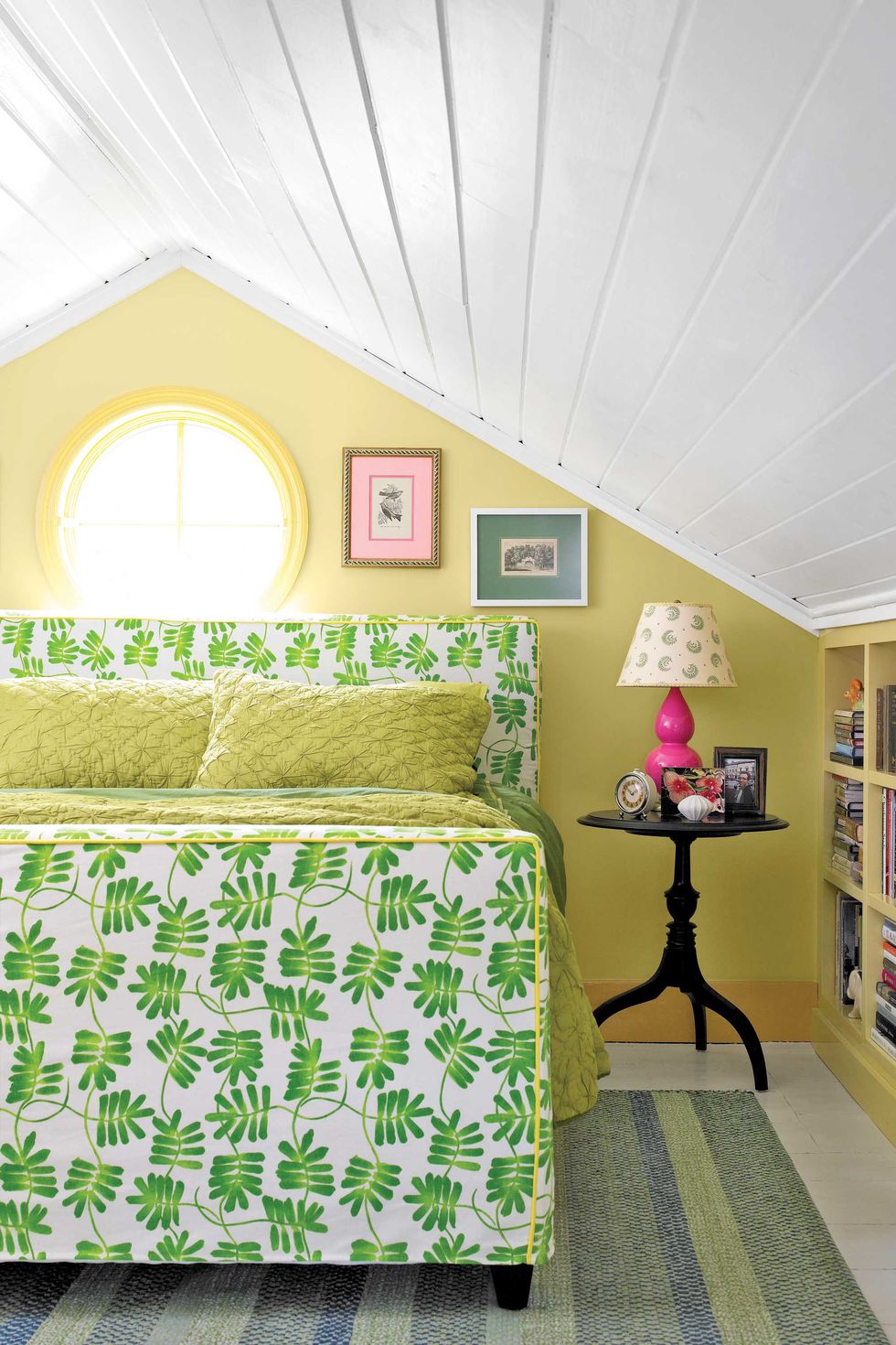 Interior design, Room, Green, Wall, Ceiling, Lamp, Interior design, Linens, Bookcase, Shelf, 
