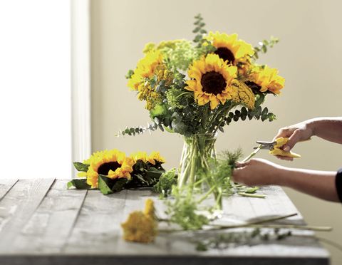 Petal, Yellow, Bouquet, Flower, Cut flowers, Floristry, Sunflower, Centrepiece, Flower Arranging, Flowering plant, 