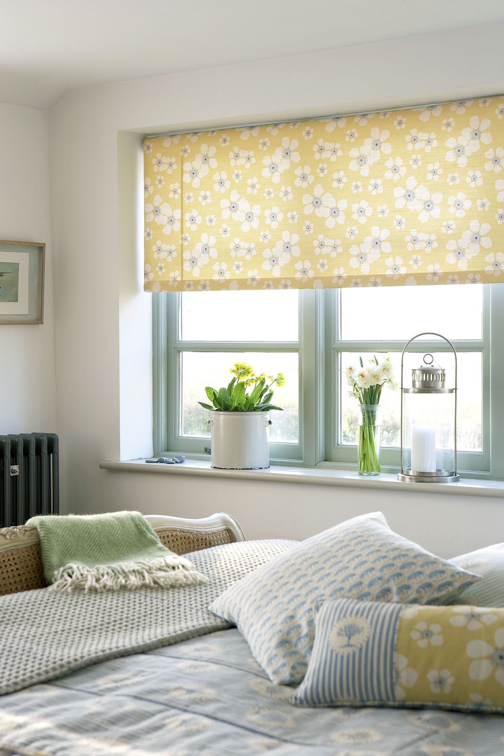 Green, Room, Interior design, Yellow, Wall, Floor, Flooring, Textile, Home, Ceiling, 