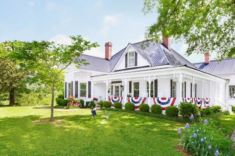 Why Farmhouses Are White The History Of Whitewashing Image