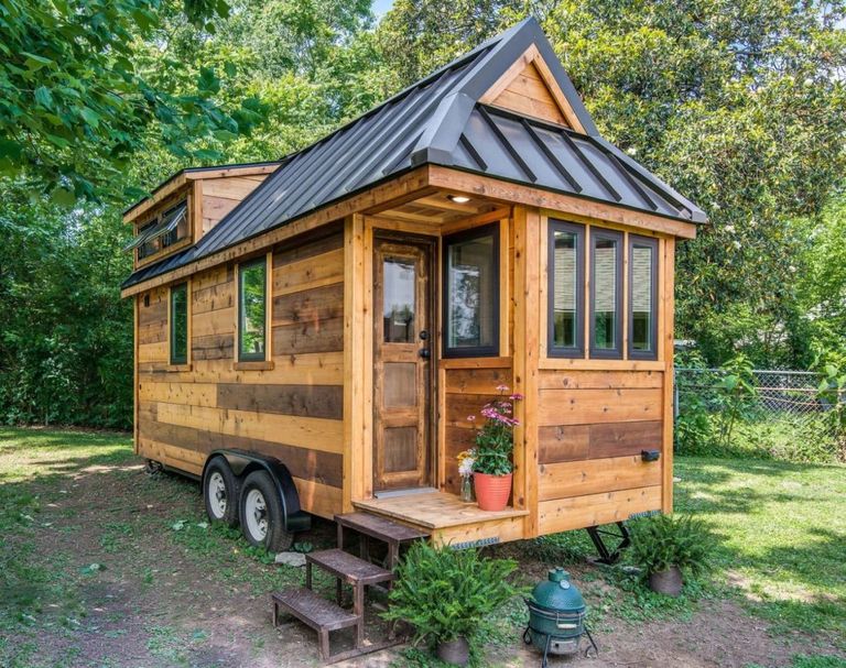 This Tiny Farmhouse Will Make You Want to Downsize ASAP ...
