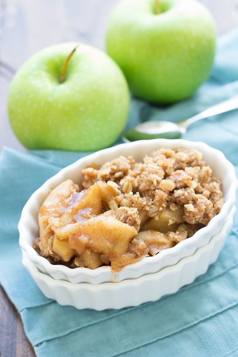 Dish, Food, Apple, Cuisine, Ingredient, Apple crisp, Crumble, Produce, Apple sauce, Side dish, 